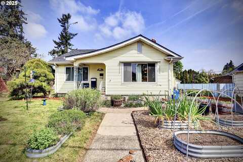 8011 SE LAMBERT ST, Portland, OR 97206
