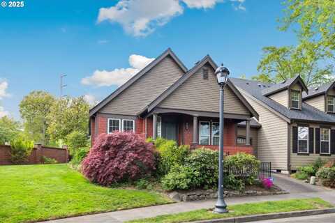 703 NE 70TH AVE, Hillsboro, OR 97124