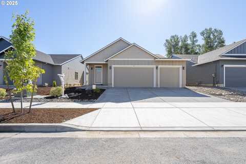 714 Tigerlily ST, Silverton, OR 97381