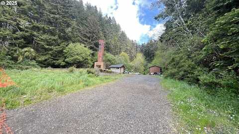 28515 MATEER RD, Gold Beach, OR 97444