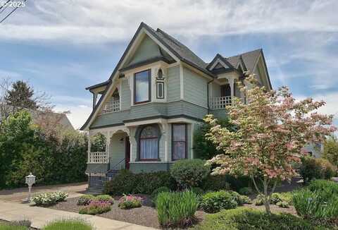 206 NE 10TH ST, McMinnville, OR 97128