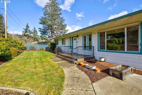 1929 NW LYNWOOD ST, Roseburg, OR 97471