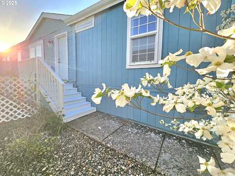 1699 N TERRY ST, Eugene, OR 97402