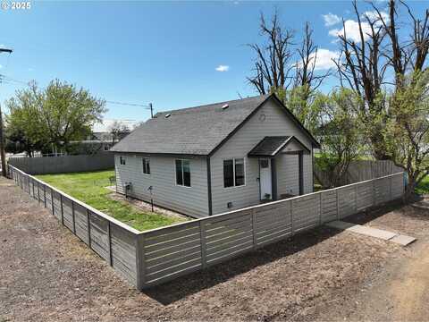 200 W DARLAND ST, Goldendale, WA 98620