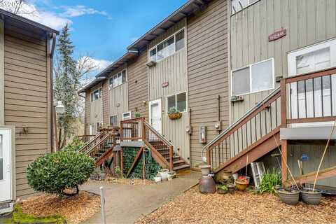5244 SW 42ND AVE, Portland, OR 97221