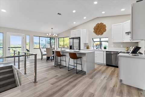 16310 Oak Springs Dr, Ramona, CA 92065