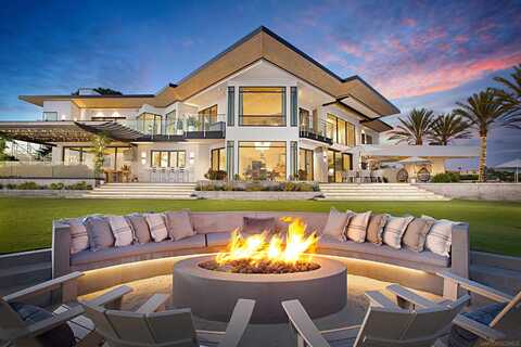 5416 Candlelight Dr, La Jolla, CA 92037