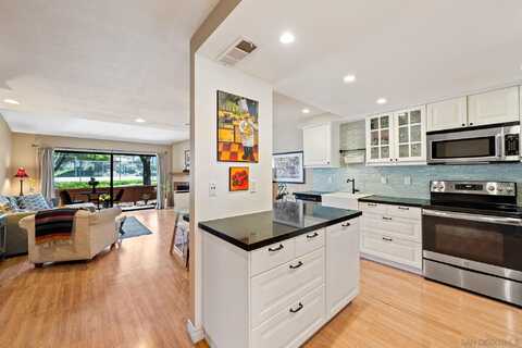 7715 Saranac Pl, La Mesa, CA 91942