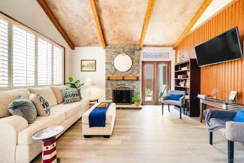6433 La Paloma Street, Carlsbad, CA 92009