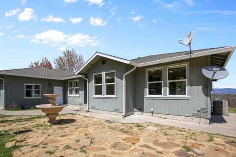 10532 Little Bogus Creek Rd, Montague, CA 96064