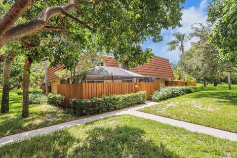 2425 24th Court, Jupiter, FL 33477