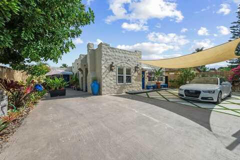 951 Selkirk Street, West Palm Beach, FL 33405