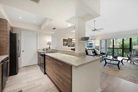 11863 Wimbledon Circle, Wellington, FL 33414