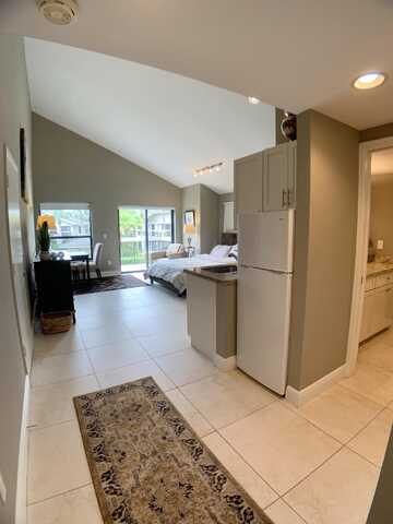 11863 Wimbledon Circle, Wellington, FL 33414