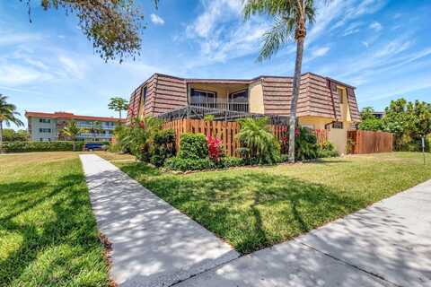 44 Springdale Circle, Palm Springs, FL 33461
