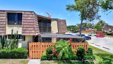 44 Springdale Circle, Palm Springs, FL 33461