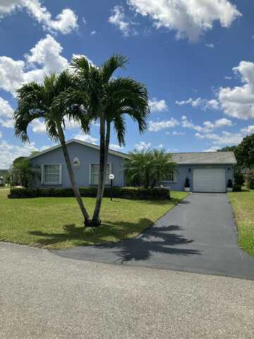 7261 Pine Forest Circle, Lake Worth, FL 33467