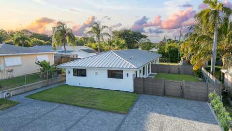 303/305 De Carie, Delray Beach, FL 33444