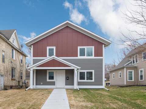 2207 Queen Avenue N, Minneapolis, MN 55411