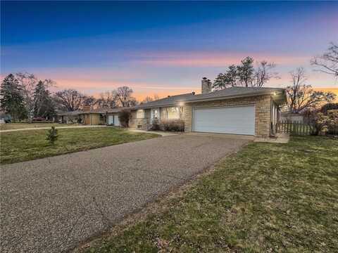 1163 Shryer Avenue W, Roseville, MN 55113