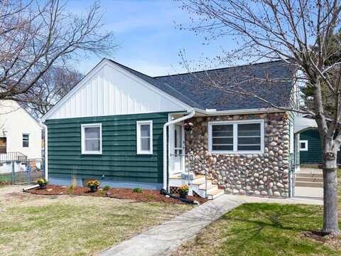 240 13th Avenue N, South Saint Paul, MN 55075