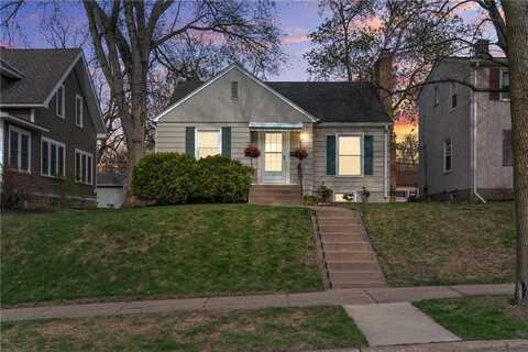 3006 Abbott Avenue N, Robbinsdale, MN 55422