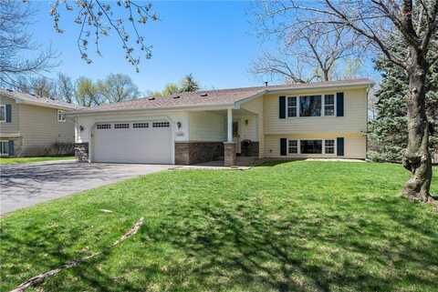 10760 Hummingbird Street NW, Coon Rapids, MN 55433