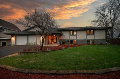 8446 Shadyview Lane N, Maple Grove, MN 55311