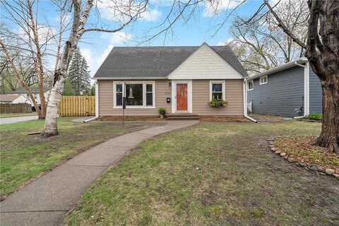 3001 Zenith Avenue N, Robbinsdale, MN 55422