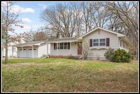 7075 Knollwood Drive, Mounds View, MN 55112