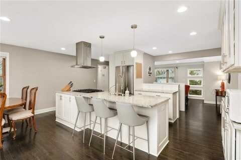 11302 Lorry Lane, Minnetonka, MN 55305