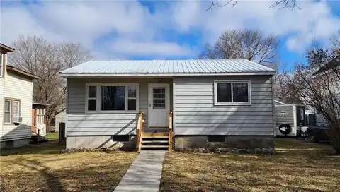 404 8th Street, International Falls, MN 56649
