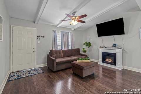5151 Village Green, San Antonio, TX 78218