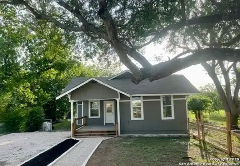 216 S Live Oak, Marion, TX 78124
