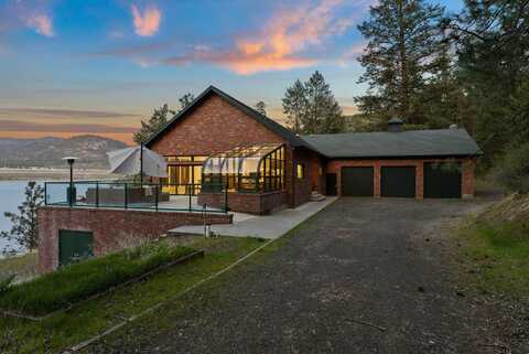 42399 N New Whitestone Dr, Creston, WA 99117