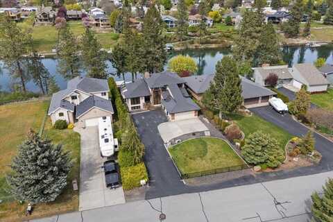8407 E South Riverway Ave, Millwood, WA 99212