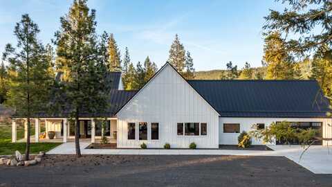 5113 E Riverville Ln, Chattaroy, WA 99003