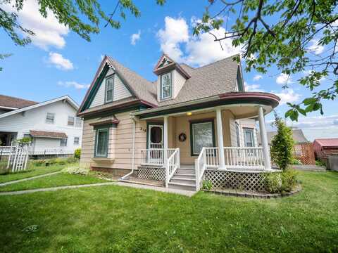 218 S Broadway St, Tekoa, WA 99033