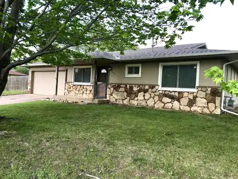 2220 N Edgemoor, Wichita, KS 67220