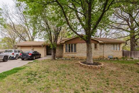 912 E Wedgewood Dr, Derby, KS 67037