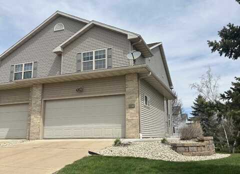 555 Kelvington Drive, Sun Prairie, WI 53590