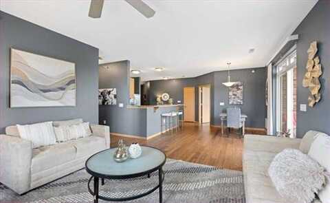 121 METRO TERRACE, Madison, WI 53718