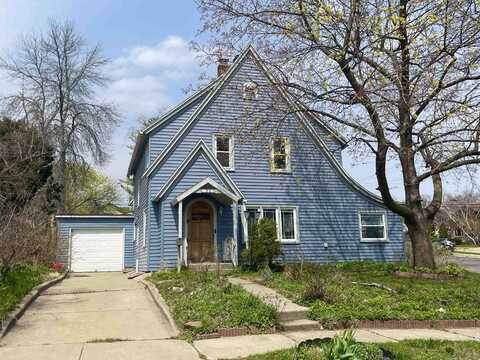 227 1st Street, Baraboo, WI 53913
