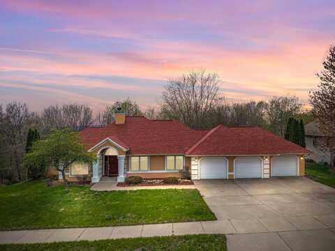 2135 Sunset Drive, Reedsburg, WI 53959