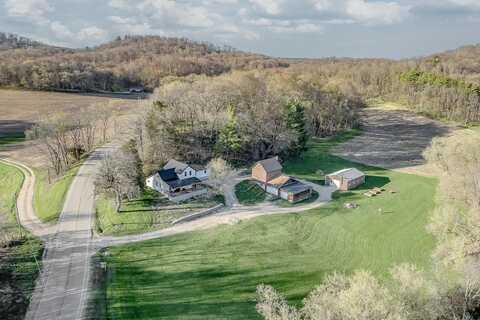 S8196 County Road C, North Freedom, WI 53951