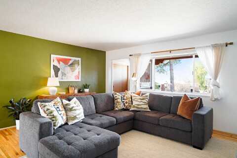 1115 Plata Circle, Santa Fe, NM 87501
