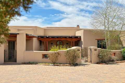 46 Via Pampa, Santa Fe, NM 87506