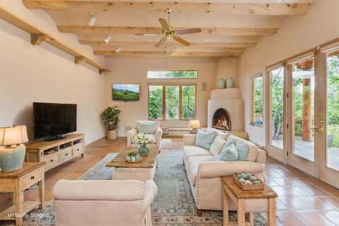 103 1/2 Victoria Street, Santa Fe, NM 87505