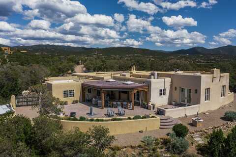 113 Circle Drive, Santa Fe, NM 87501