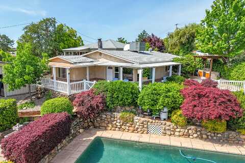 2043 Octavia Street, Redding, CA 96001